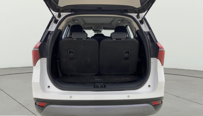 2022 Mahindra XUV700 AX 7 LUXURY P AT 7 STR, Petrol, Automatic, 38,547 km, Boot Open Zoomed View