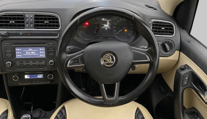 2017 Skoda Rapid AMBITION 1.6 MPI MT, Petrol, Manual, 69,685 km, Steering Wheel Close Up