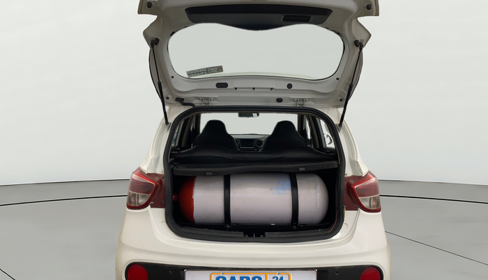 2018 Hyundai Grand i10 SPORTZ 1.2 KAPPA VTVT, CNG, Manual, 92,587 km, Boot Open Zoomed View