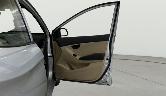 2017 Hyundai Eon ERA +, Petrol, Manual, 27,194 km, RHS Front Door