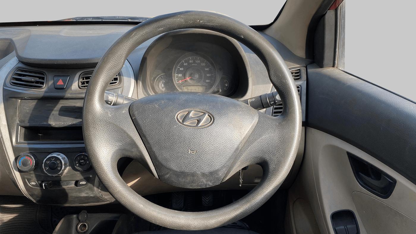 2013 Hyundai Eon ERA +, Petrol, Manual, 81,177 km, Steering Wheel Close Up