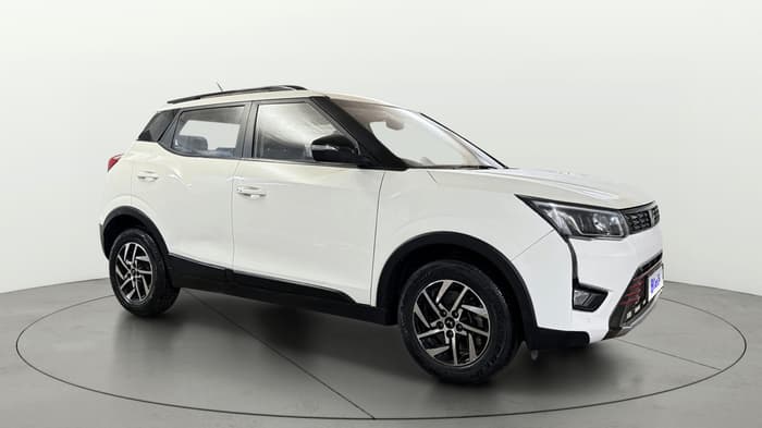 2022 Mahindra XUV300 W8 (O) 1.2 PETROL, Petrol, Manual, 60,427 km, Right Front Diagonal
