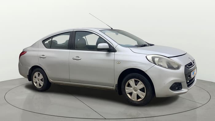 2013 Renault Scala RXE DIESEL, Diesel, Manual, 1,18,313 km, Right Front Diagonal