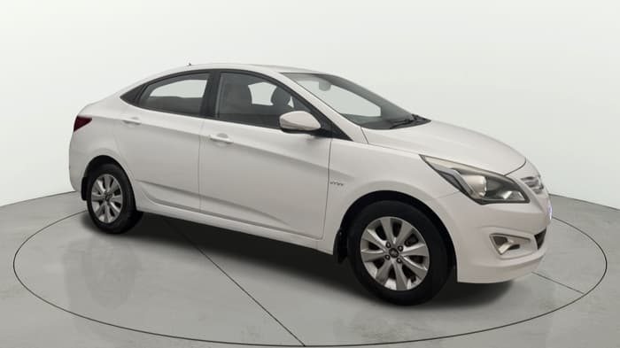 2015 Hyundai Verna FLUIDIC 4S 1.6 VTVT S, Petrol, Manual, 47,296 km, Right Front Diagonal