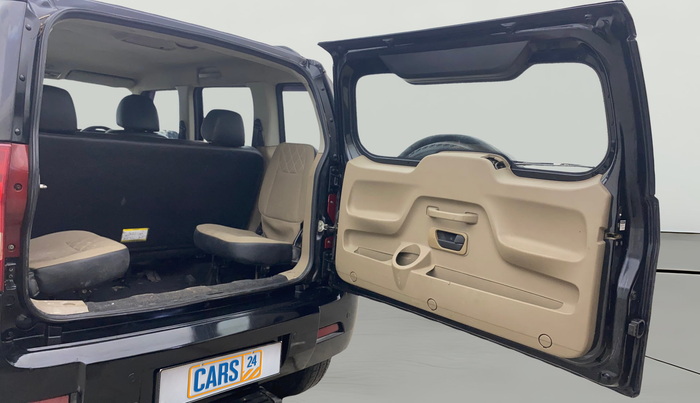 2018 Mahindra TUV300 T10, Diesel, Manual, 99,305 km, Boot Door Open