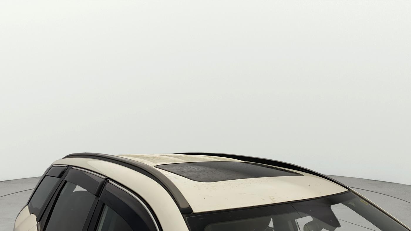 2020 Mahindra XUV500 W9, Diesel, Manual, 1,11,960 km, Roof