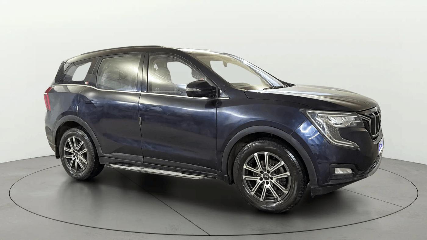 2023 Mahindra XUV700 AX 7 LUXURY P AT 7 STR, Petrol, Automatic, 38,035 km, Right Front Diagonal