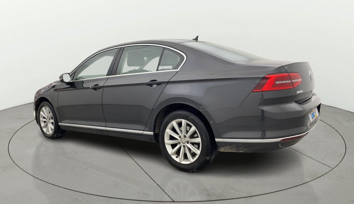 2018 Volkswagen Passat HIGHLINE DSG, Diesel, Automatic, 1,08,680 km, Left Back Diagonal