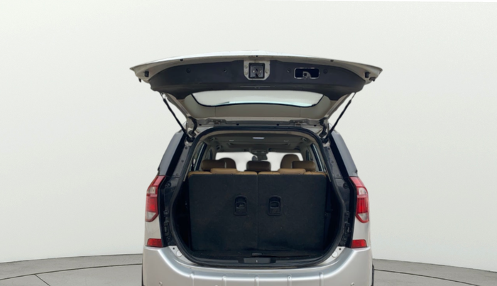 2019 Mahindra XUV500 W11, Diesel, Manual, 91,379 km, Boot Door Open