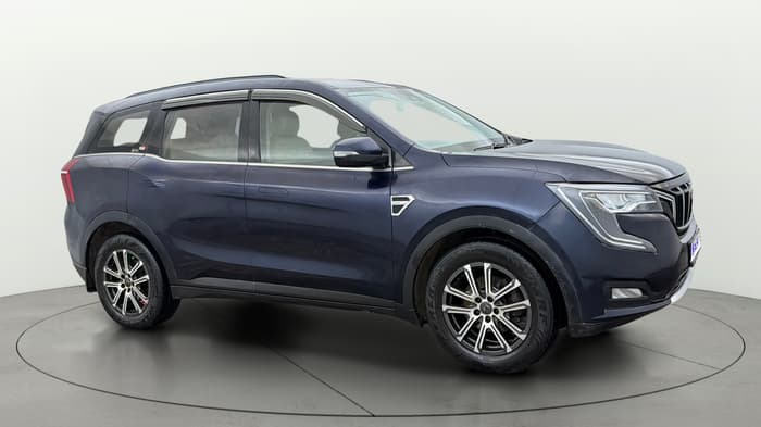 2022 Mahindra XUV700 AX 7 P AT 7 STR, Petrol, Automatic, 98,261 km, Right Front Diagonal