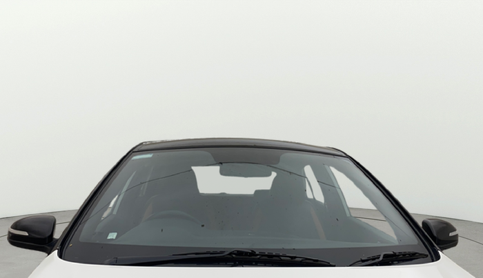 2019 Hyundai Elite i20 SPORTZ PLUS 1.2 DUAL TONE, Petrol, Manual, 1,07,519 km, Front Windshield