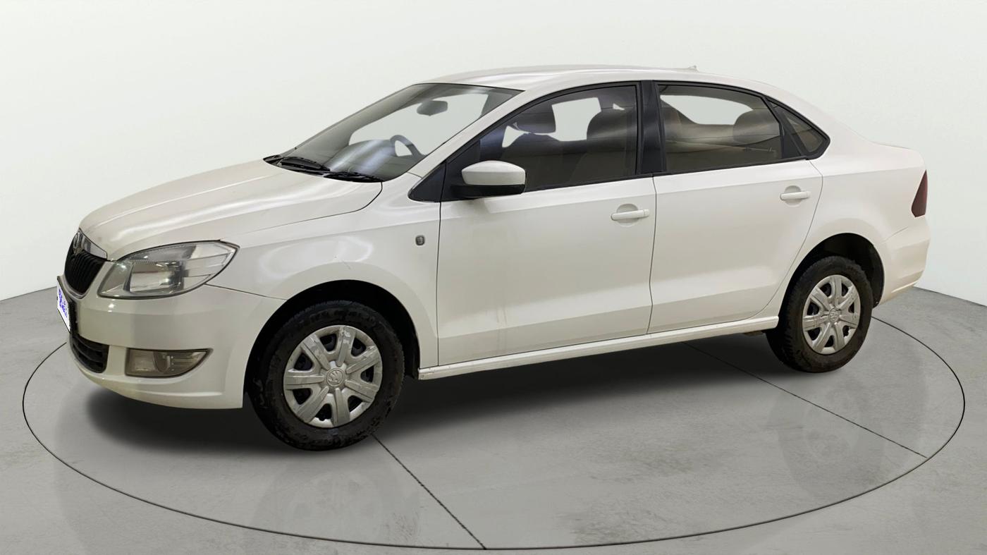 2014 Skoda Rapid AMBITION 1.6 MPI MT PLUS, Petrol, Manual, 76,277 km, Left Front Diagonal