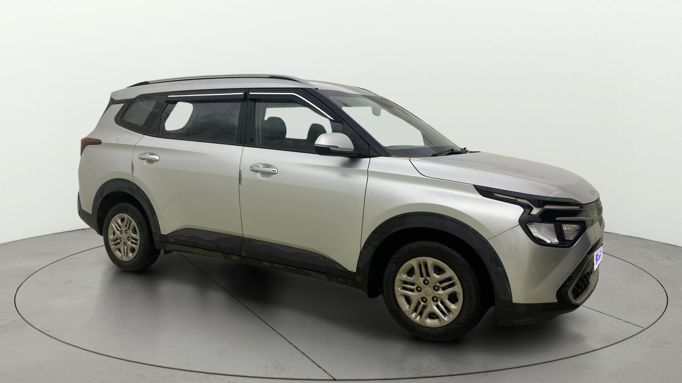 2023 KIA CARENS PRESTIGE 1.5 PETROL 7 STR, Petrol, Manual, 56,061 km, Right Front Diagonal