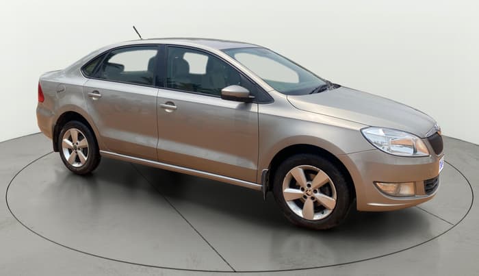 2016 Skoda Rapid AMBITION 1.6 MPI MT, Petrol, Manual, 85,761 km, Right Front Diagonal