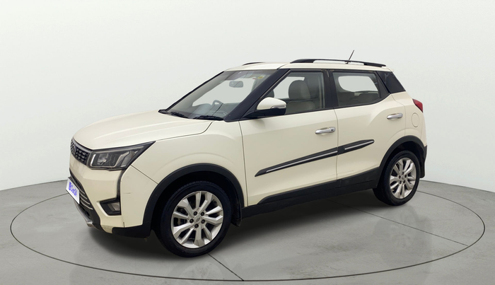 2022 Mahindra XUV300 W8 1.5 DIESEL, Diesel, Manual, 1,02,718 km, Left Front Diagonal