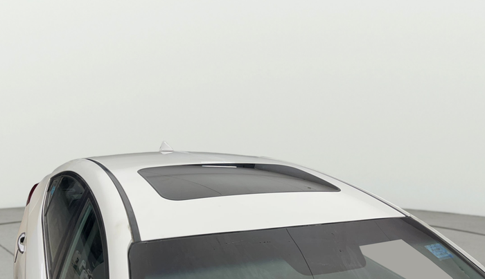 2017 Hyundai New Elantra 2.0 SX(O) AT PETROL, Petrol, Automatic, 75,804 km, Roof