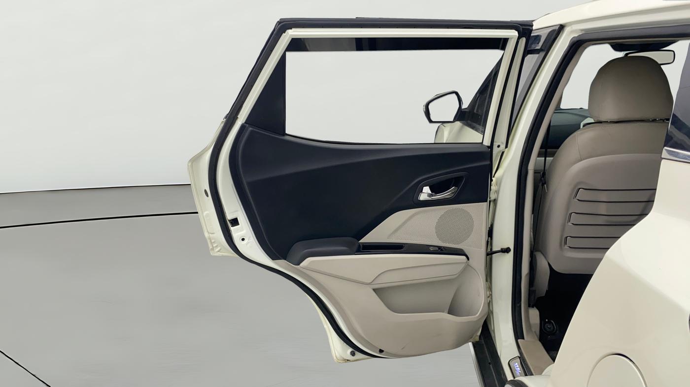 2020 Mahindra XUV300 W8 (O) 1.2 PETROL, Petrol, Manual, 34,817 km, LHS Rear Door