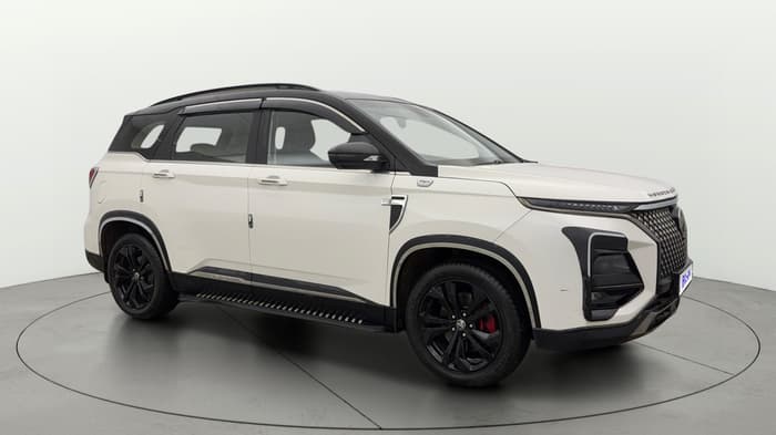 2024 MG HECTOR PLUS Sharp Pro Snowstorm 2.0 Turbo MT 7 STR, Diesel, Manual, 21,882 km, Right Front Diagonal