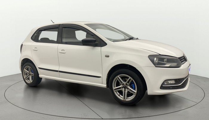 2015 Volkswagen Polo COMFORTLINE 1.2L, Petrol, Manual, 1,02,403 km, Right Front Diagonal