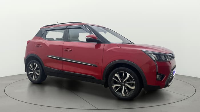 2022 Mahindra XUV300 W8 (O) 1.2 PETROL AMT, Petrol, Automatic, 53,114 km, Right Front Diagonal