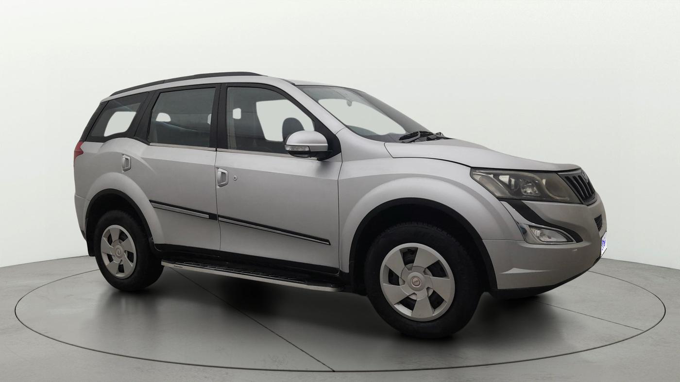 2016 Mahindra XUV500 W6 AT 1.99, Diesel, Automatic, 44,518 km, Right Front Diagonal