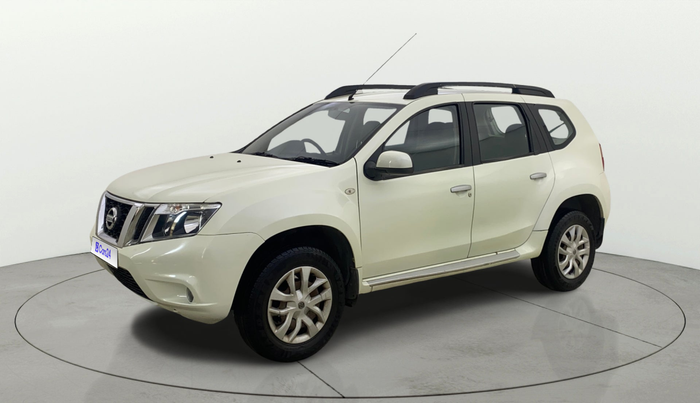 2015 Nissan Terrano XL (P), Petrol, Manual, 30,851 km, Left Front Diagonal