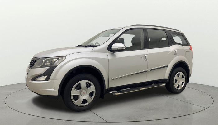 2015 Mahindra XUV500 W6, Diesel, Manual, 54,569 km, Left Front Diagonal