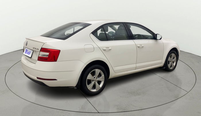 2019 Skoda Octavia STYLE 1.8 TSI AT, Petrol, Automatic, 1,12,805 km, Right Back Diagonal