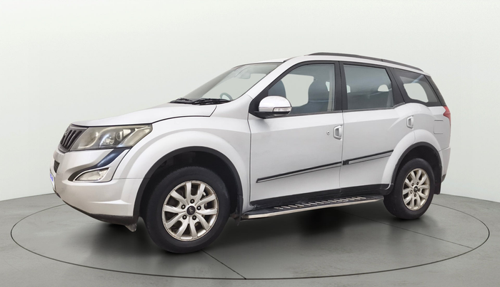 2015 Mahindra XUV500 W8, Diesel, Manual, 86,787 km, Left Front Diagonal