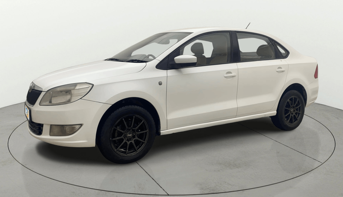 2013 Skoda Rapid AMBITION 1.6 TDI CR MT PLUS, Diesel, Manual, 81,509 km, Left Front Diagonal