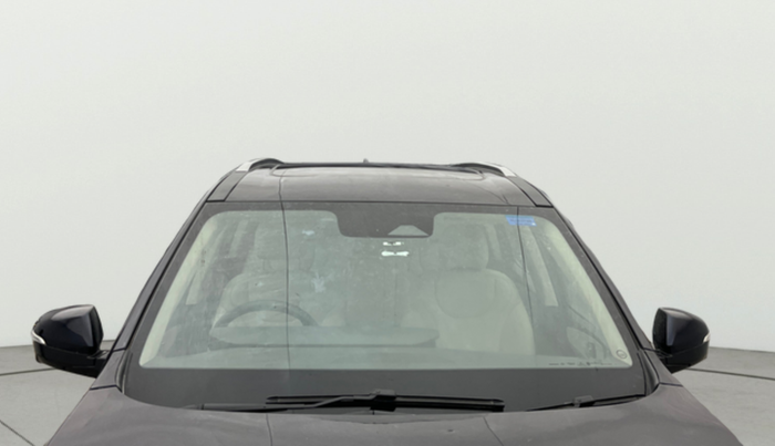 2022 Mahindra XUV700 AX 7 LUXURY P AT 7 STR, Petrol, Automatic, 20,821 km, Front Windshield