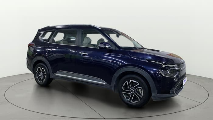 2022 KIA CARENS LUXURY PLUS 1.4 PETROL 7 STR, Petrol, Manual, 42,324 km, Right Front Diagonal