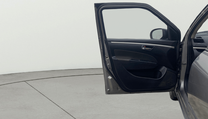 2013 Maruti Swift VXI, Petrol, Manual, 1,15,028 km, LHS Front Door