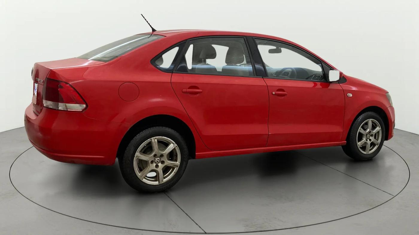 2013 Volkswagen Vento HIGHLINE DIESEL 1.6, Diesel, Manual, 1,35,698 km, Right Back Diagonal