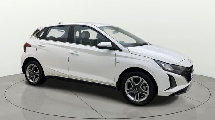 2024 Hyundai NEW I20 SPORTZ 1.2 IVT, Petrol, Automatic, 6,669 km, Right Front Diagonal