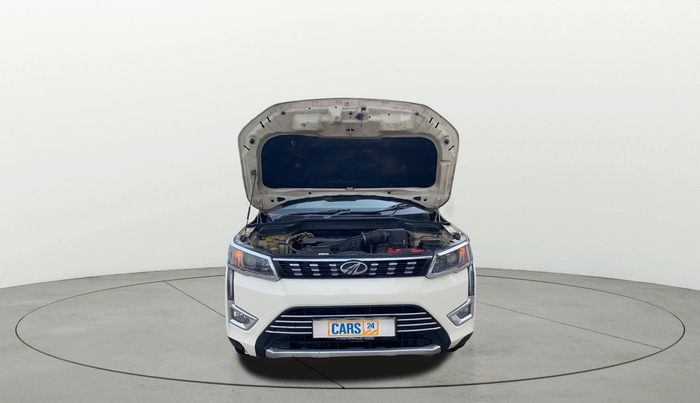 2020 Mahindra XUV300 W8 1.2 PETROL, Petrol, Manual, 81,792 km, Open Bonet