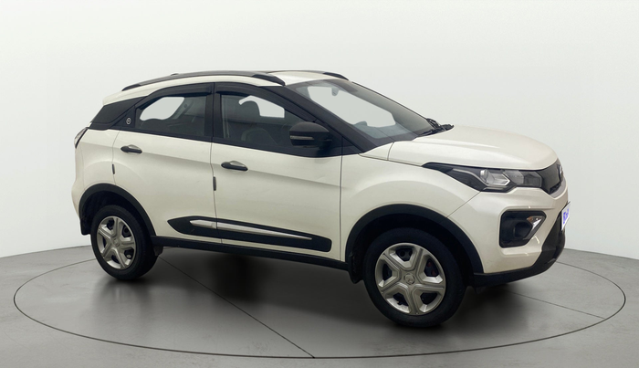 2023 Tata NEXON XM PLUS SUNROOF PETROL, Petrol, Manual, 27,881 km, Right Front Diagonal