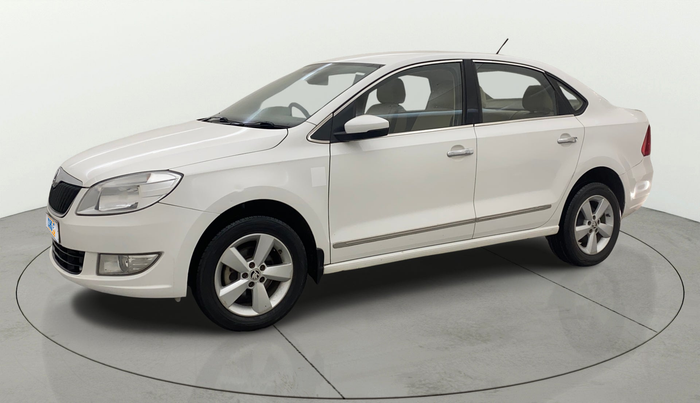 2016 Skoda Rapid AMBITION 1.6 MPI MT, Petrol, Manual, 66,557 km, Left Front Diagonal