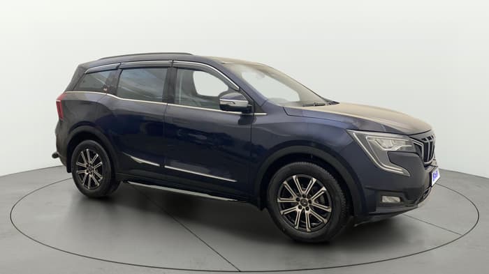 2022 Mahindra XUV700 AX 7 LUXURY D AT 7 STR, Diesel, Automatic, 73,565 km, Right Front Diagonal