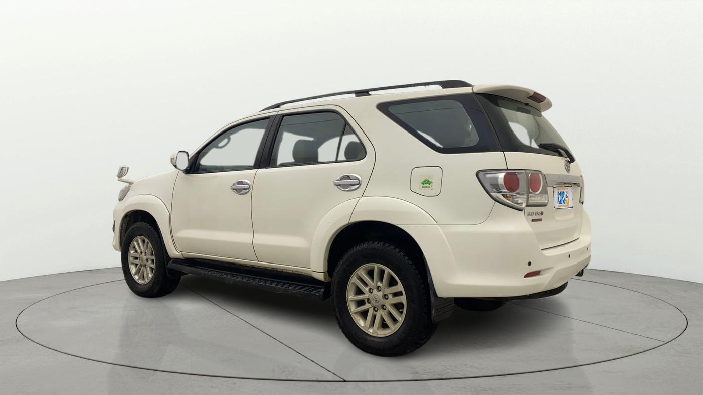2014 Toyota Fortuner 3.0 4X2 AT, Diesel, Automatic, 89,942 km, Left Back Diagonal