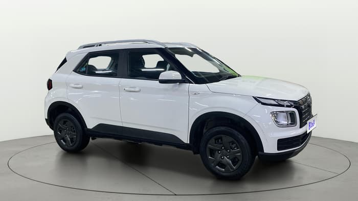 2025 Hyundai VENUE S 1.2, Petrol, Manual, 5,634 km, Right Front Diagonal