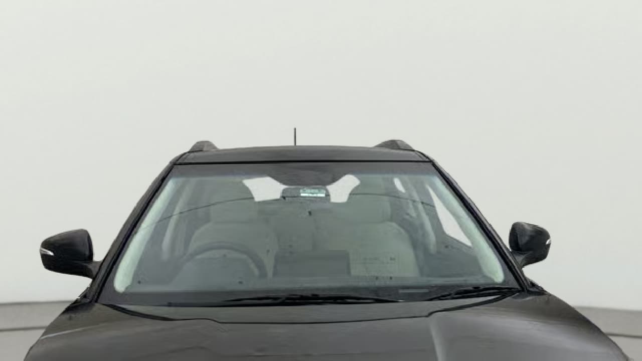 2025 Mahindra XUV 3XO AX5 1.2 L TCMPFI AT, Petrol, Automatic, 13,681 km, Front Windshield