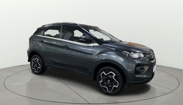 2022 Tata NEXON XMA SUNROOF PETROL, Petrol, Automatic, 27,827 km, Right Front Diagonal