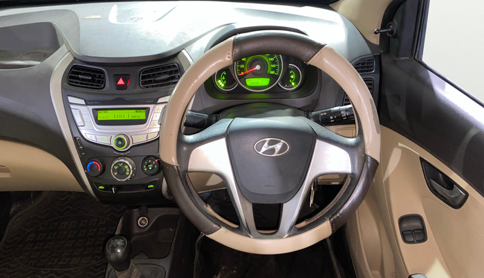 2015 Hyundai Eon SPORTZ, Petrol, Manual, 33,877 km, Steering Wheel Close Up