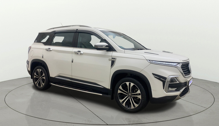 2022 MG HECTOR SHARP 1.5 PETROL CVT, Petrol, Automatic, 28,949 km, Right Front Diagonal