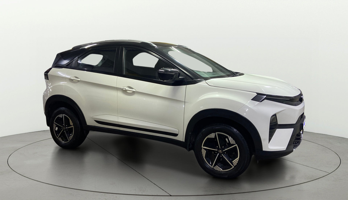 2024 Tata NEXON FEARLESS + SUNROOF AMT DUAL TONE 1.5 DIESEL, Diesel, Automatic, 39,493 km, SRP