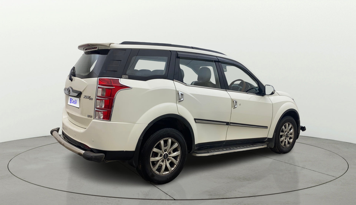 2016 Mahindra XUV500 W10, Diesel, Manual, 1,05,526 km, Right Back Diagonal