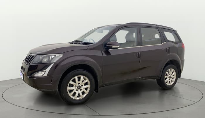 2017 Mahindra XUV500 W10, Diesel, Manual, 72,010 km, Left Front Diagonal