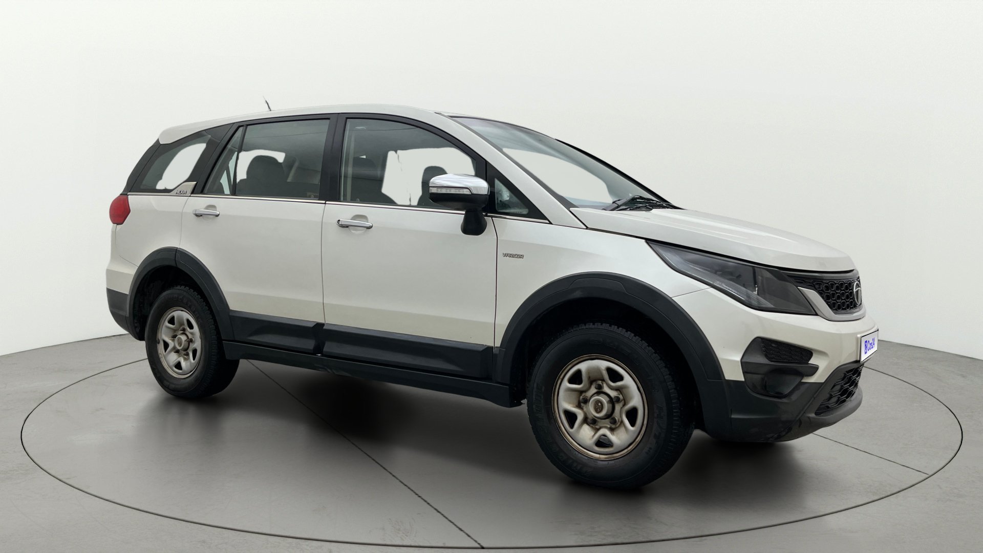 2017 Tata HEXA XE 4X2 7 STR 2017 Tata HEXA XE 4X2 7 STR