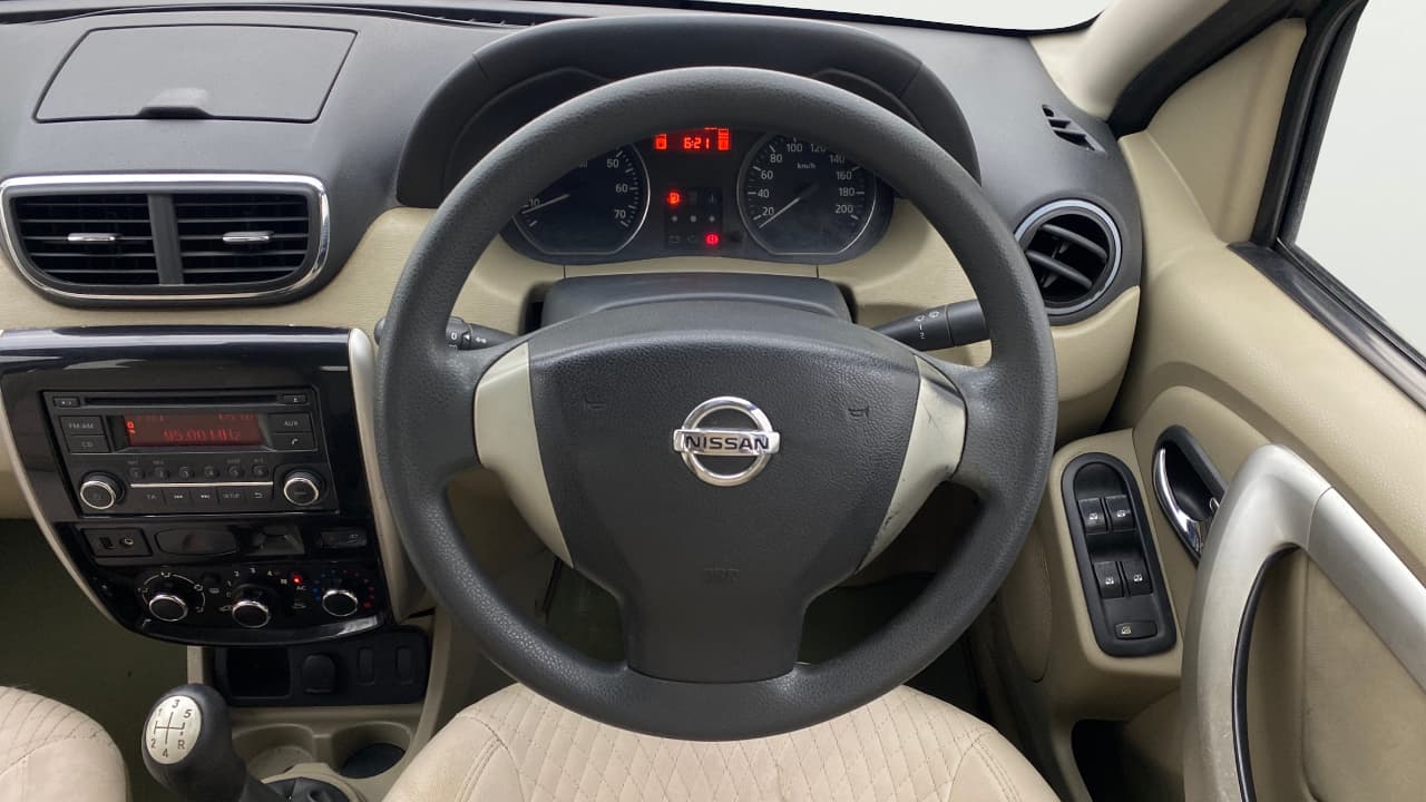 2013 Nissan Terrano XL (D), Diesel, Manual, 1,44,369 km, Steering Wheel Close Up
